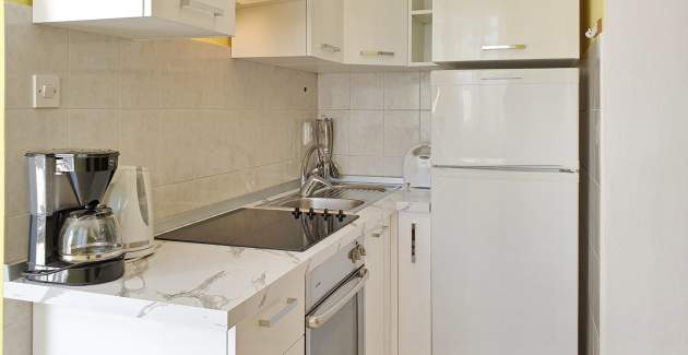 Apartment Devcic - Sea View, 40 m from Sea