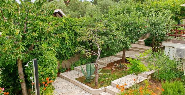 Apartment Devcic - Sea View, 40 m from Sea