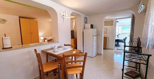Apartment Beakovic – 40 m from the Sea