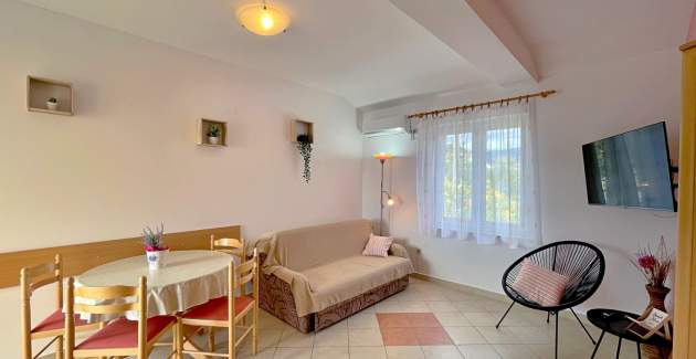 Appartamento Tiha Lili 4 – 10 m dalla spiaggia, vista mare