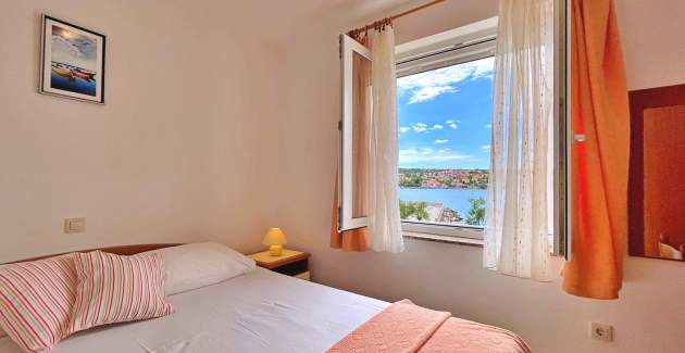 Apartman Tiha Lili 1 – 10 m od plaže, pogled more