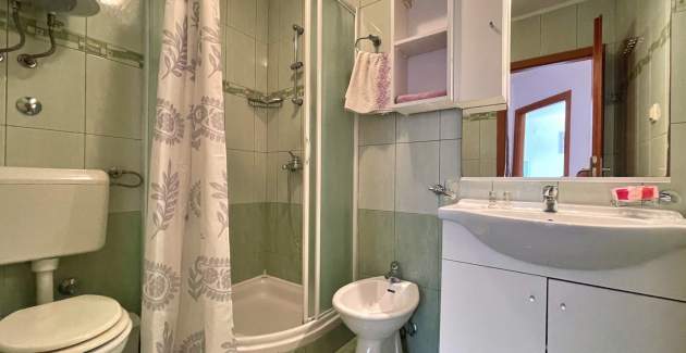 Apartman Tiha Lili 1 – 10 m od plaže, pogled more