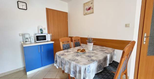 Apartman Tiha Lili 1 – 10 m od plaže, pogled more