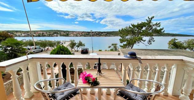 Apartman Tiha Lili 1 – 10 m od plaže, pogled more