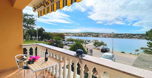 Apartman Tiha Lili 1 – 10 m od plaže, pogled more