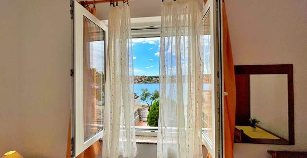 Apartman Tiha Lili 1 – 10 m od plaže, pogled more