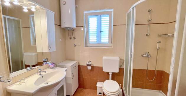 Appartamento Tiha Lili 2 – 10 m dalla spiaggia, vista mare