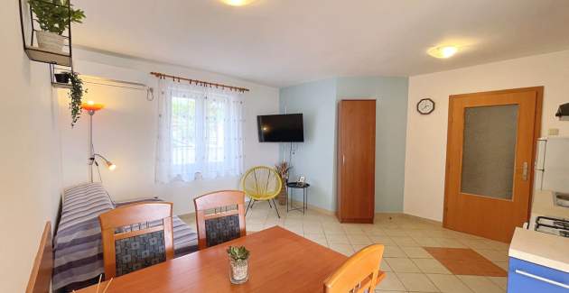 Appartamento Tiha Lili 2 – 10 m dalla spiaggia, vista mare