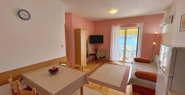 Appartamento Tiha Lili 3 – 10 m dalla spiaggia, vista mare