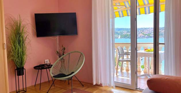 Appartamento Tiha Lili 3 – 10 m dalla spiaggia, vista mare