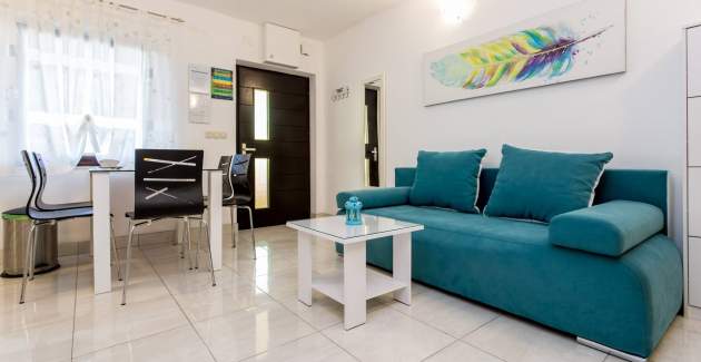 Apartman Željko A4 s bazenom i terasom