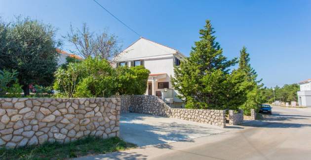 Apartman Željko A4 s bazenom i terasom