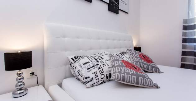 Apartman Željko A4 s bazenom i terasom