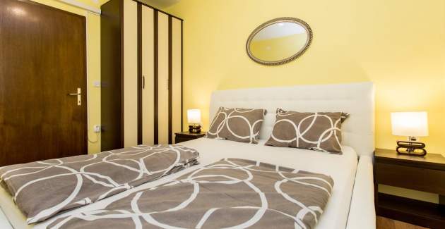 Apartman Željko A4 s bazenom i terasom