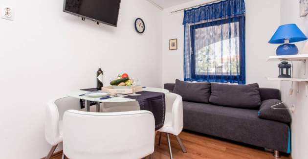 Apartman Željko A2 s bazenom