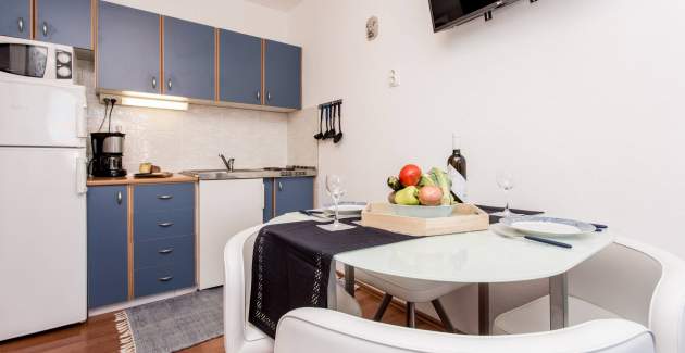 Apartman Željko A2 s bazenom