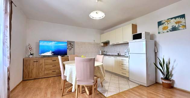 Apartman Car – 90 m od mora