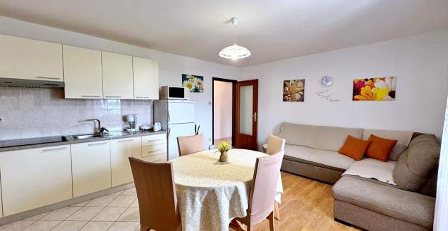Apartman Car – 90 m od mora