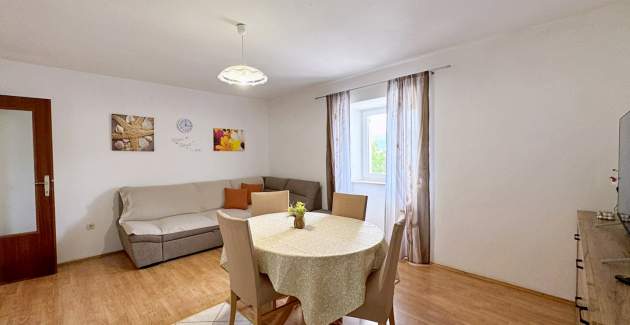 Apartman Car – 90 m od mora