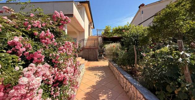 Apartment Dragica A4 – Sea View and Balcony