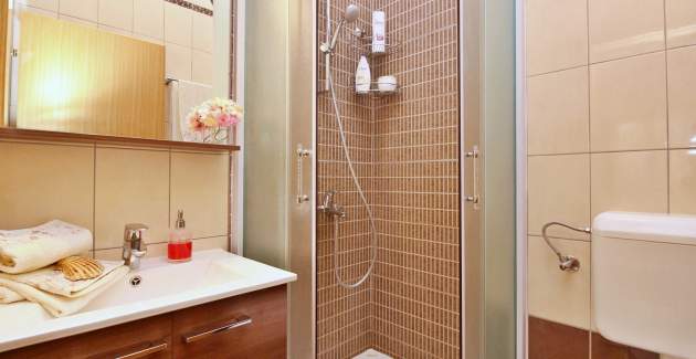 Appartamento Ivanka A4 – 180 m dal mare