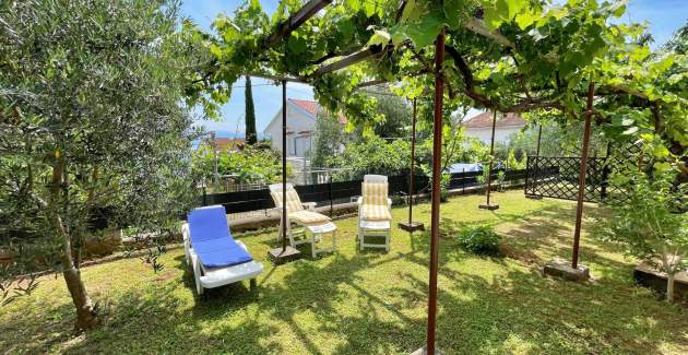 Appartamento Mara A4 – Terrazza e vista giardino
