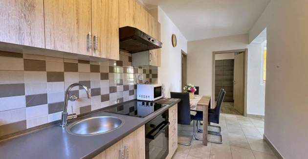 Appartamento Mara A4 – Terrazza e vista giardino