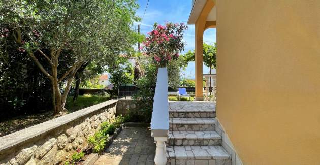 Appartamento Mara A4 – Terrazza e vista giardino