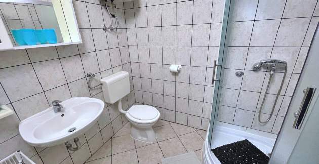Appartamento Mara A4 – Terrazza e vista giardino