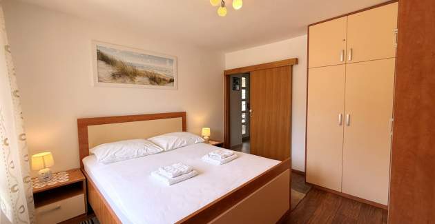 Apartment Nevenka 2 – 70 m from the Sea