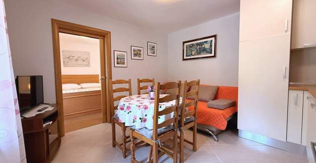 Apartment Nevenka 2 – 70 m from the Sea
