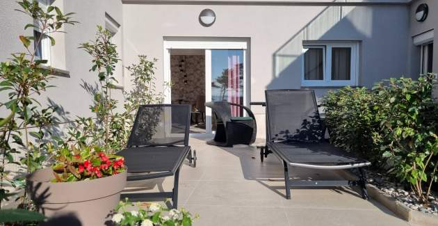Apartman Punta Šilo B3 – bazen i pogled more