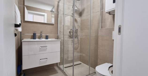 Apartman Punta Šilo B3 – bazen i pogled more