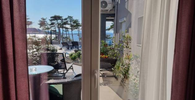 Apartman Punta Šilo B3 – bazen i pogled more