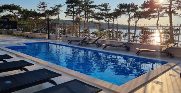Appartamento Punta Silo B8 – piscina e vista mare