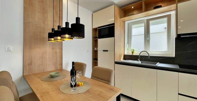 Apartman Punta Šilo B1 – bazen i pogled more