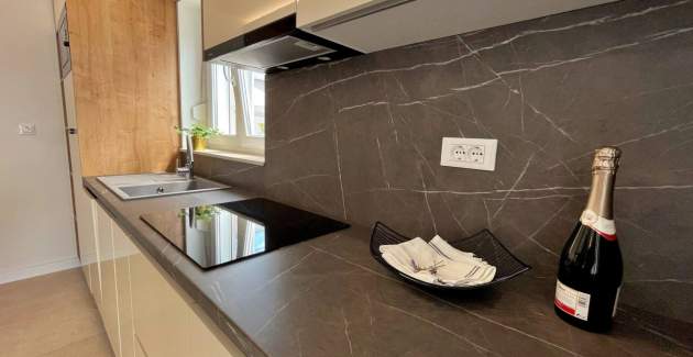 Apartman Punta Šilo B1 – bazen i pogled more