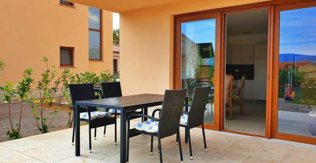 Appartamento Rebeka 2 – 160 m dal mare, balcone