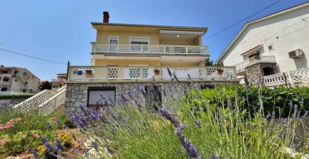 Appartamento Rozi – vista mare e balcone