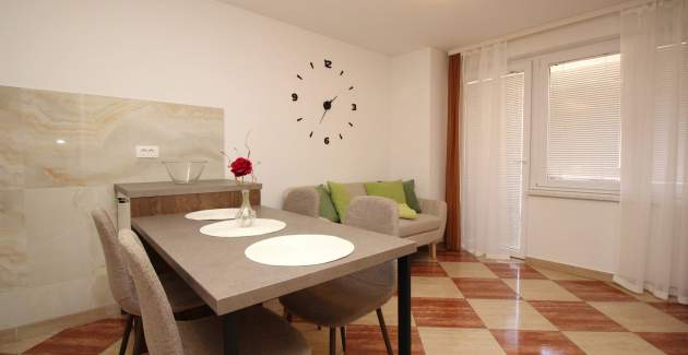 Apartman Brnic AQ 3 – s Balkonom, 90 m od Plaže