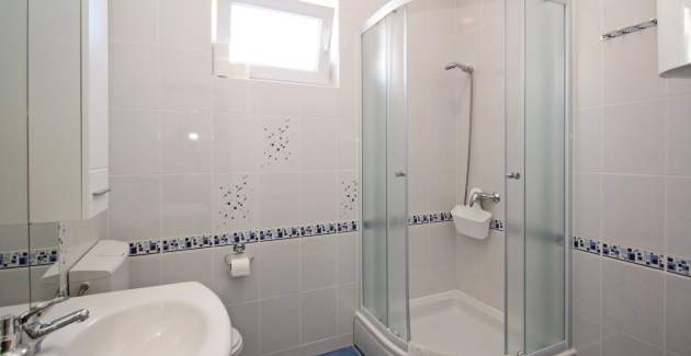 Appartamento Bebek – con balcone e parcheggio