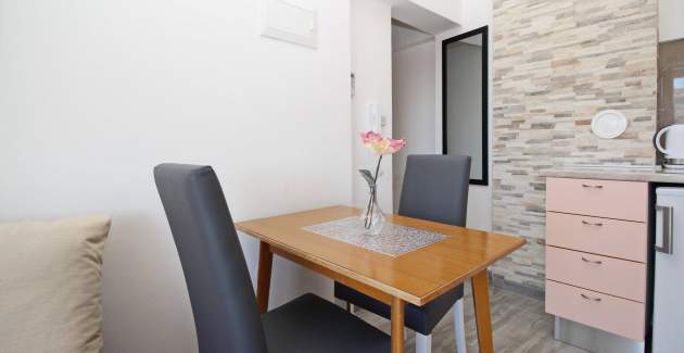 Appartamento Affascinante Brnić n.7 - con balcone e vista mare