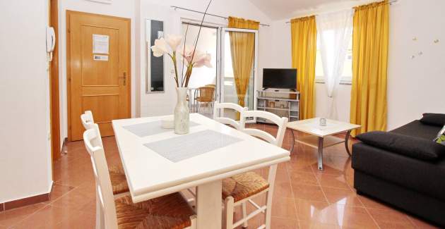 Appartamento Brnic Nar. brdo - con balcone, a 350 m dalla spiaggia