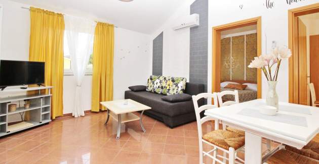 Appartamento Brnic Nar. brdo - con balcone, a 350 m dalla spiaggia