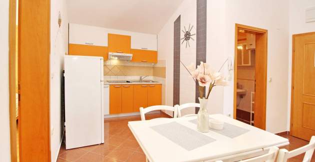 Appartamento Brnic Nar. brdo - con balcone, a 350 m dalla spiaggia