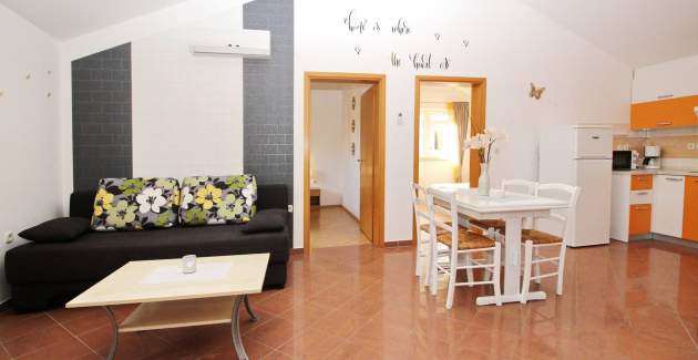Appartamento Brnic Nar. brdo - con balcone, a 350 m dalla spiaggia
