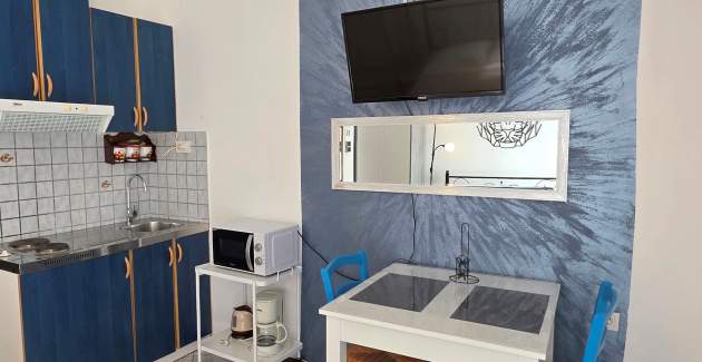 Studio Apartment Bugi - with Balcony