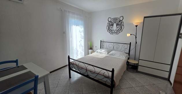 Studio Apartment Bugi - with Balcony
