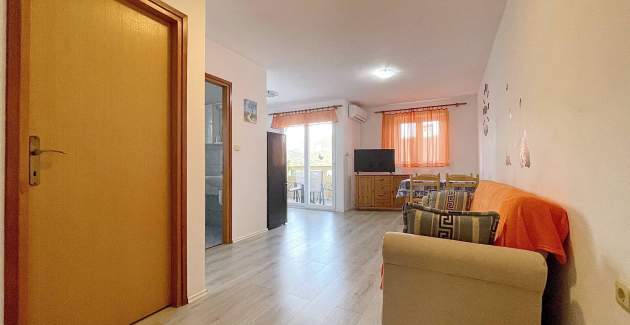 Capic Z5 – Appartamento con balcone e posto auto, a 300 m dalla spiaggia