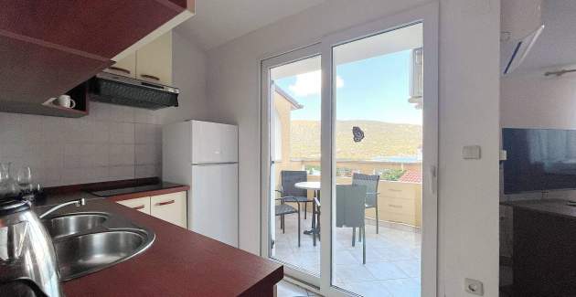 Capic Z7 – Appartamento con balcone e posto auto, a 300 m dalla spiaggia